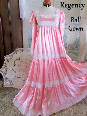 REGENCY BALL GOWN, S, PINK w WHITE LACE, JANE AUSTEN STYLE COSTUME w FLOUNCES